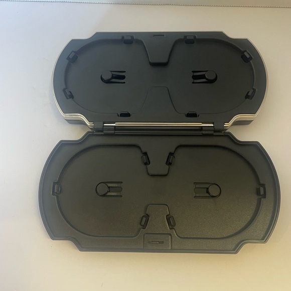 Official Sony PlayStation Portable PSP Game Holder Hard Case Holds 8 Discs - Picture 4 of 4